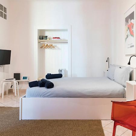 Xenia Apartments - Stylish Colorful Apt- Upbeat & Well-Connected Area Milano Eksteriør bilde