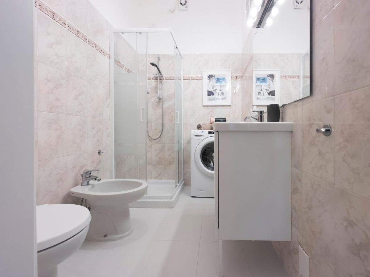 Xenia Apartments - Stylish Colorful Apt- Upbeat & Well-Connected Area Milano Eksteriør bilde